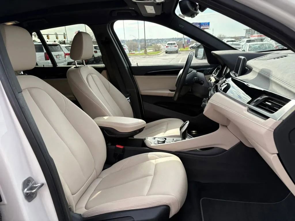 Used 2022 BMW X1 xDrive28i w/ Convenience Package image 17