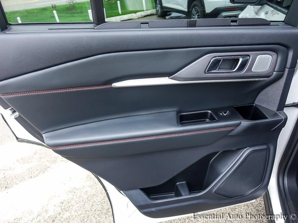 Used 2025 Ford Explorer ST AWD/4WD image 23