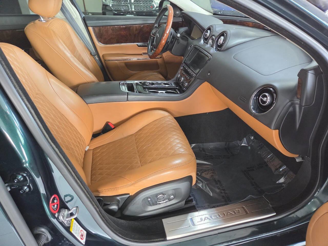 Used 2016 Jaguar XJ L Portfolio AWD/4WD image 23