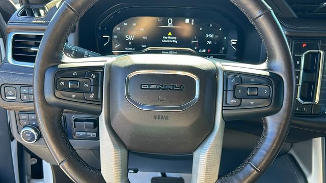 Used 2022 GMC Yukon XL Denali w/ Denali Premium Package image 21