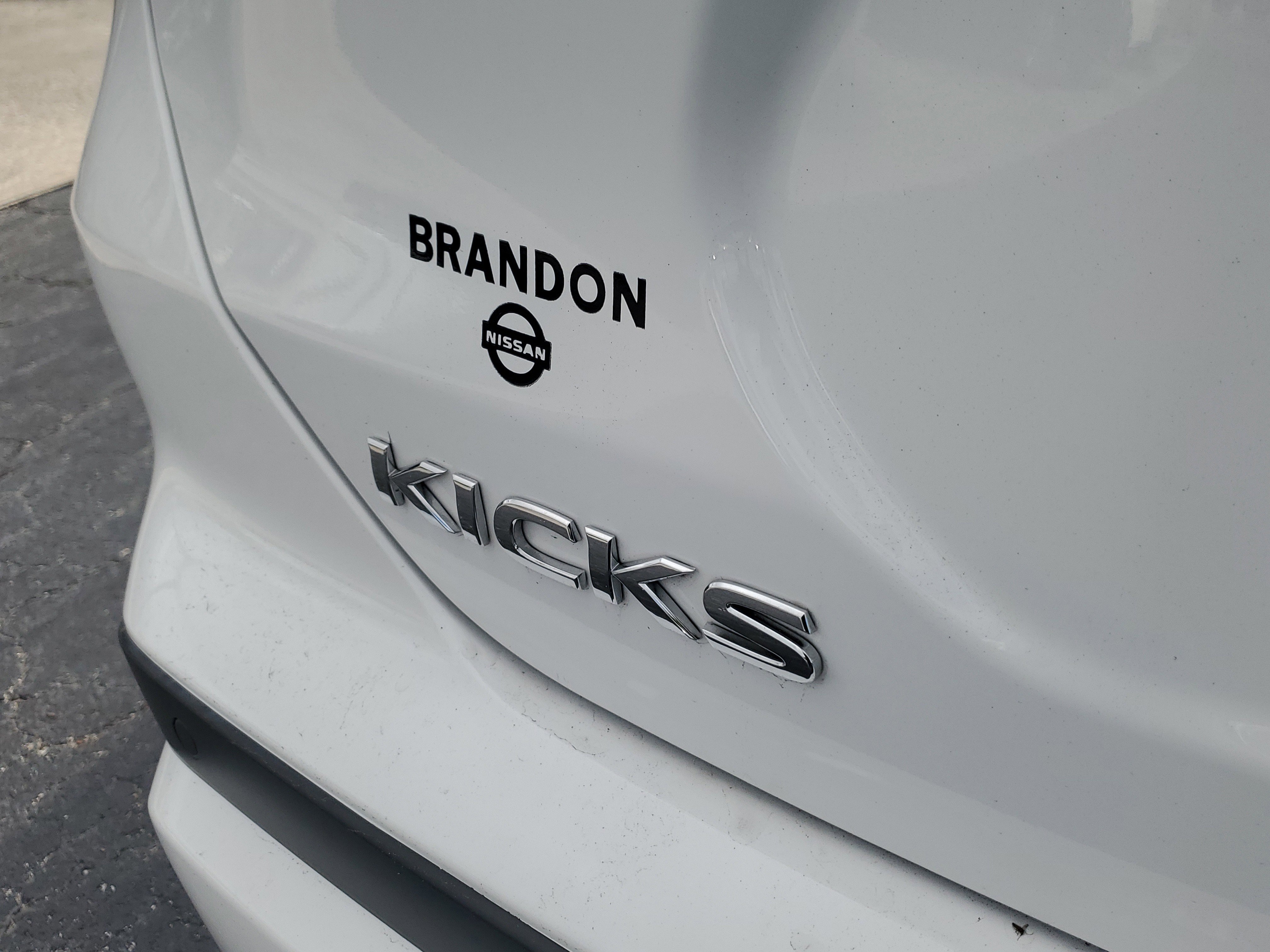 Certified 2024 Nissan Kicks SV image 9