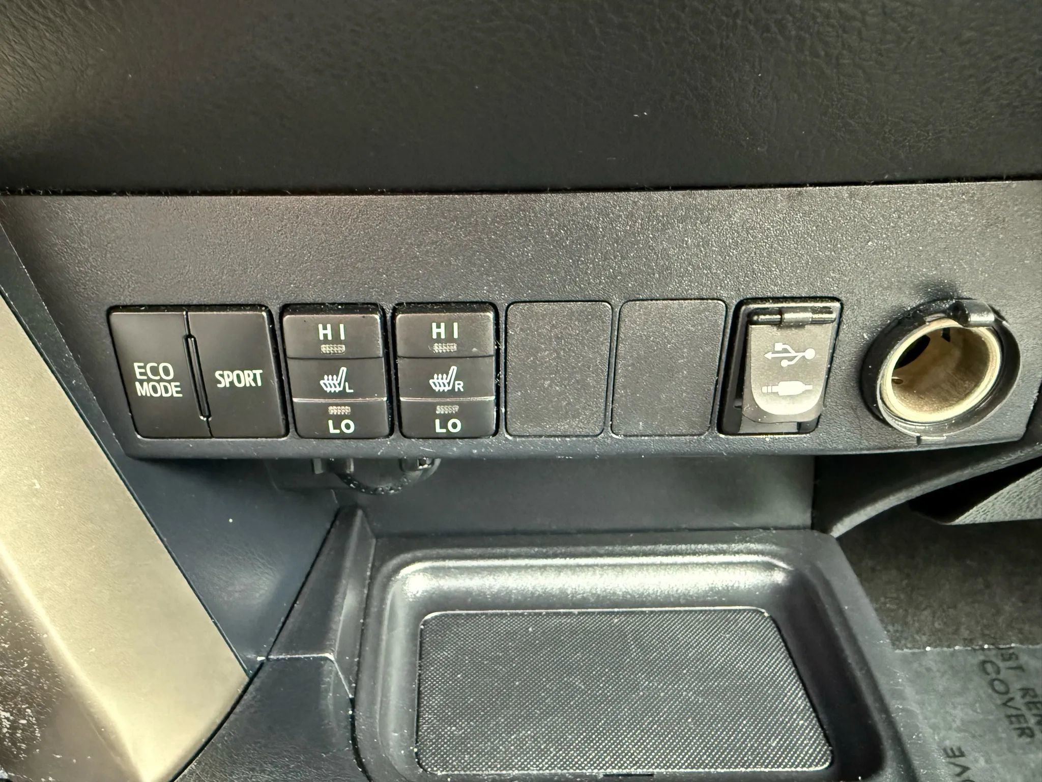 Used 2013 Toyota RAV4 Limited image 32