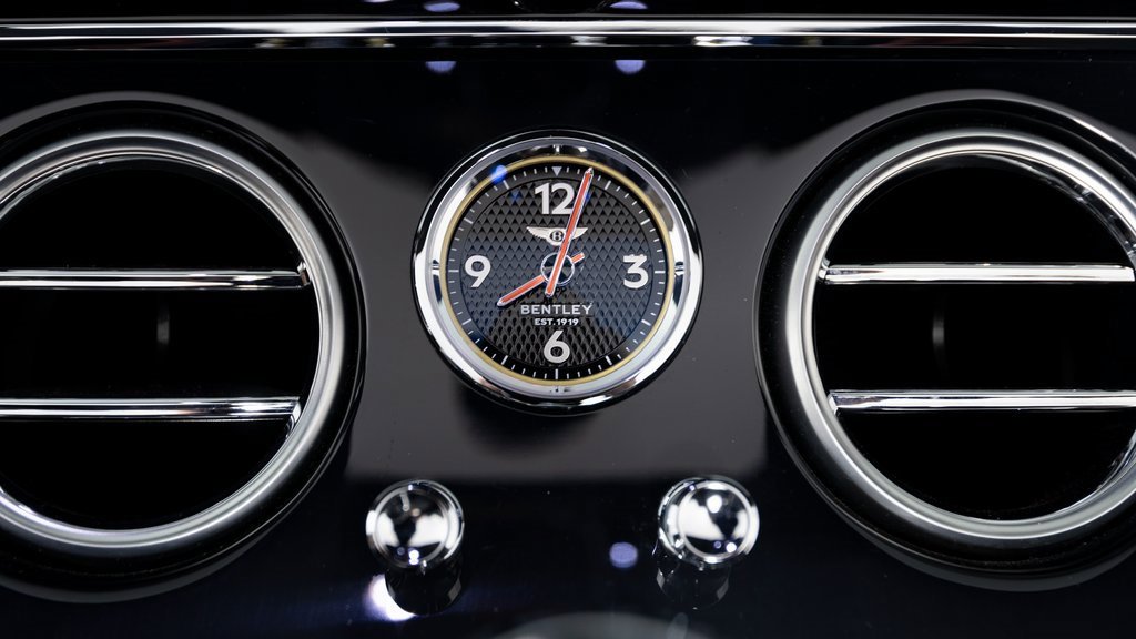 Used 2023 Bentley Continental GT V8 image 18