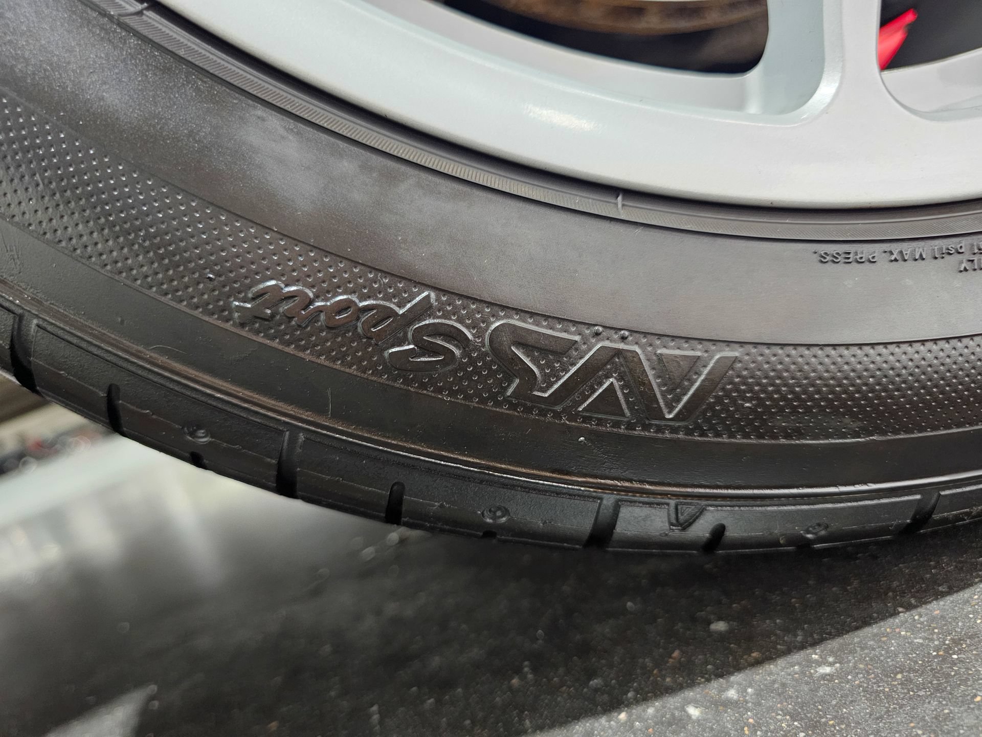 Used 2004 Aston Martin Vanquish RWD image 53