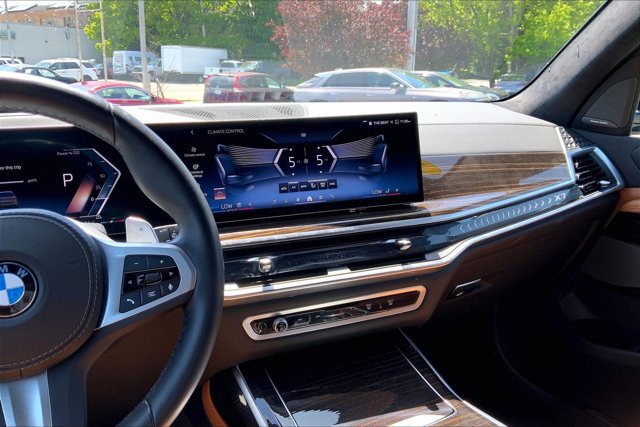 Used 2026 BMW X7 xDrive40i AWD/4WD image 5