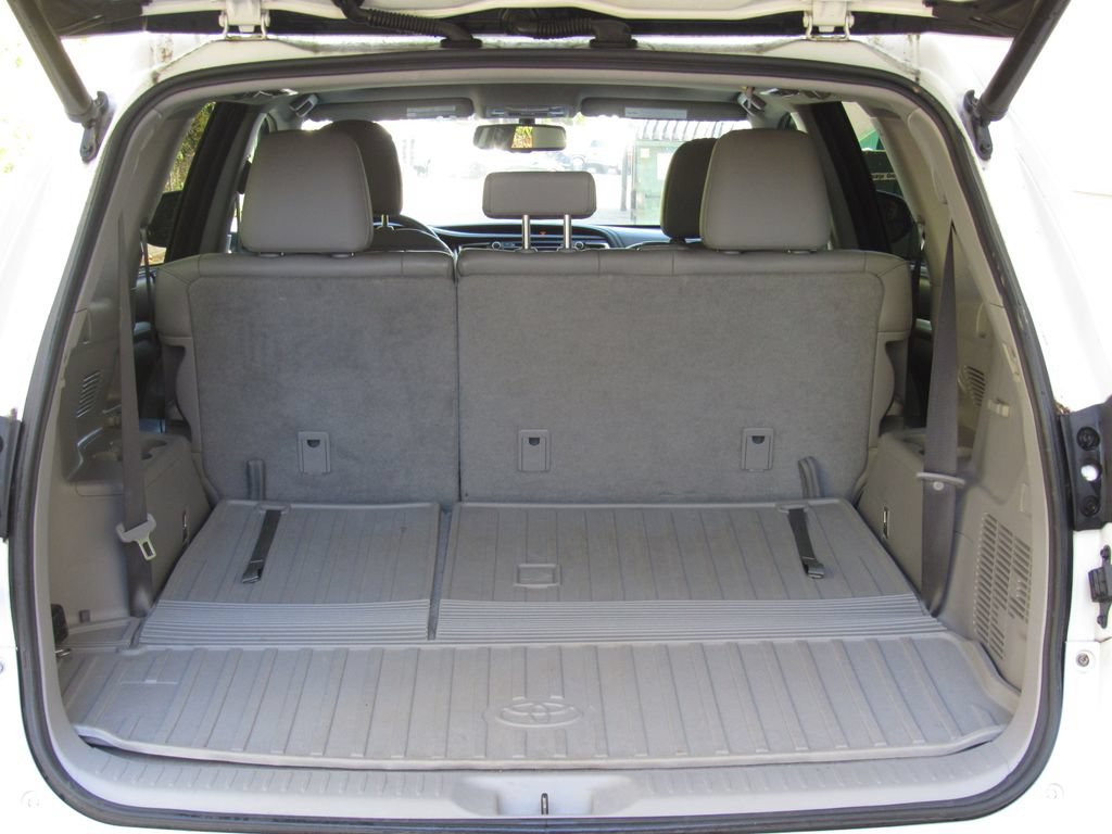 Certified 2016 Toyota Highlander XLE AWD/4WD image 22