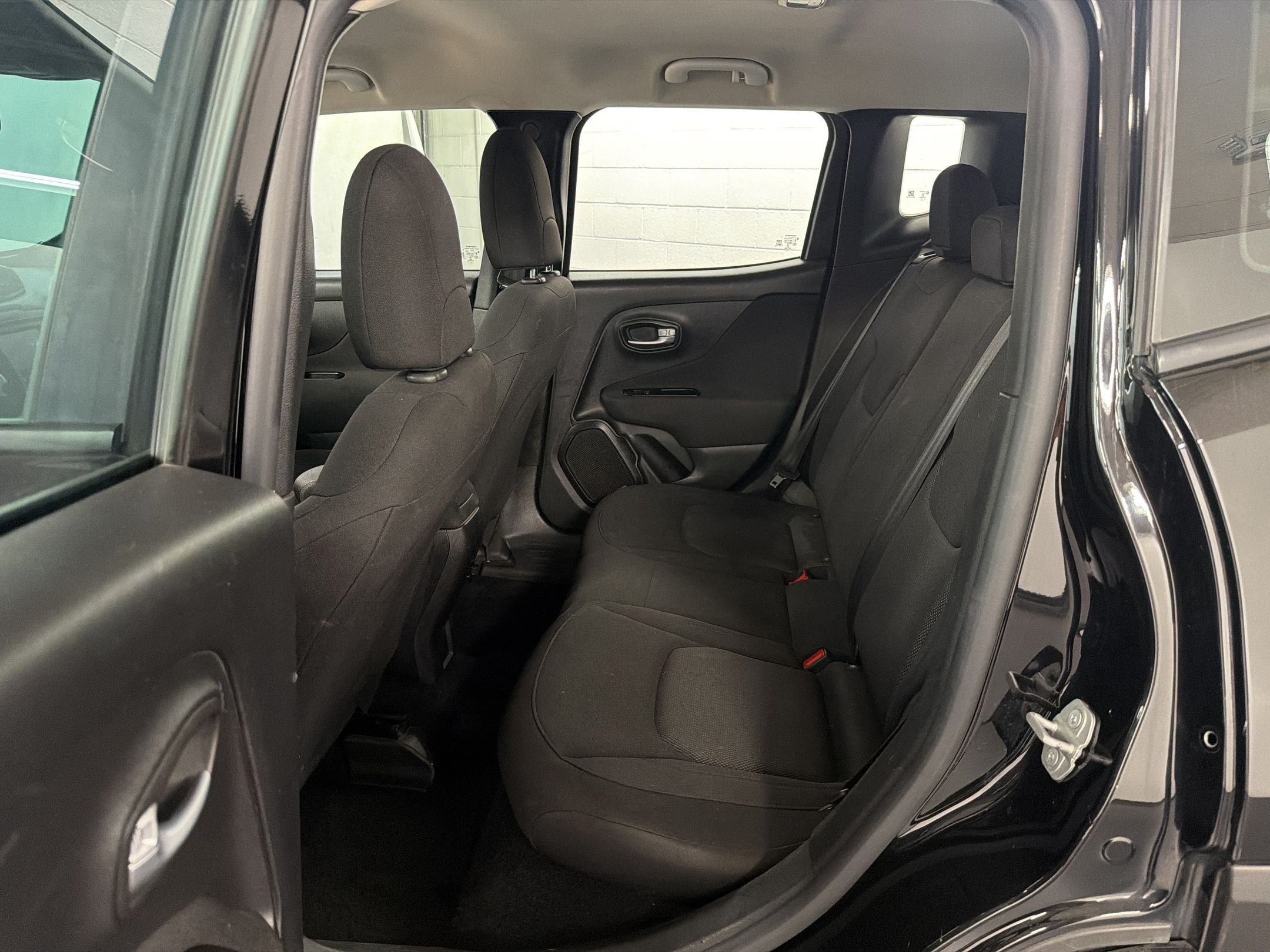Used 2019 Jeep Renegade Sport FWD image 14