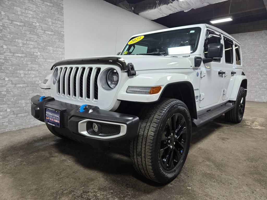 Used 2023 Jeep Wrangler Unlimited Sahara w/ Cold Weather Group AWD/4WD image 5