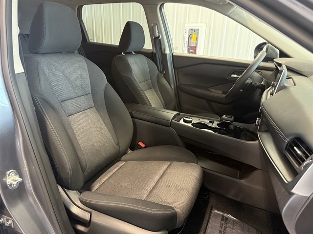 Used 2024 Nissan Rogue SV image 26