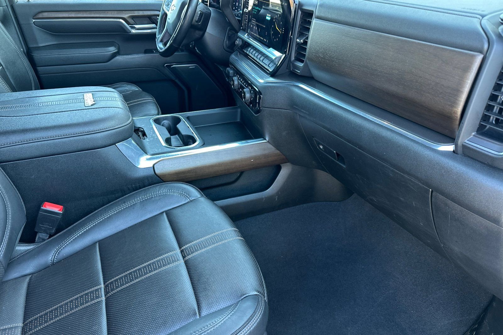 Used 2024 Chevrolet Silverado 3500 High Country w/ Technology Package image 18