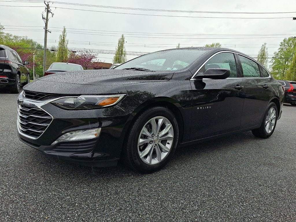 Used 2019 Chevrolet Malibu LT w/ Driver Confidence Package II FWD image 3