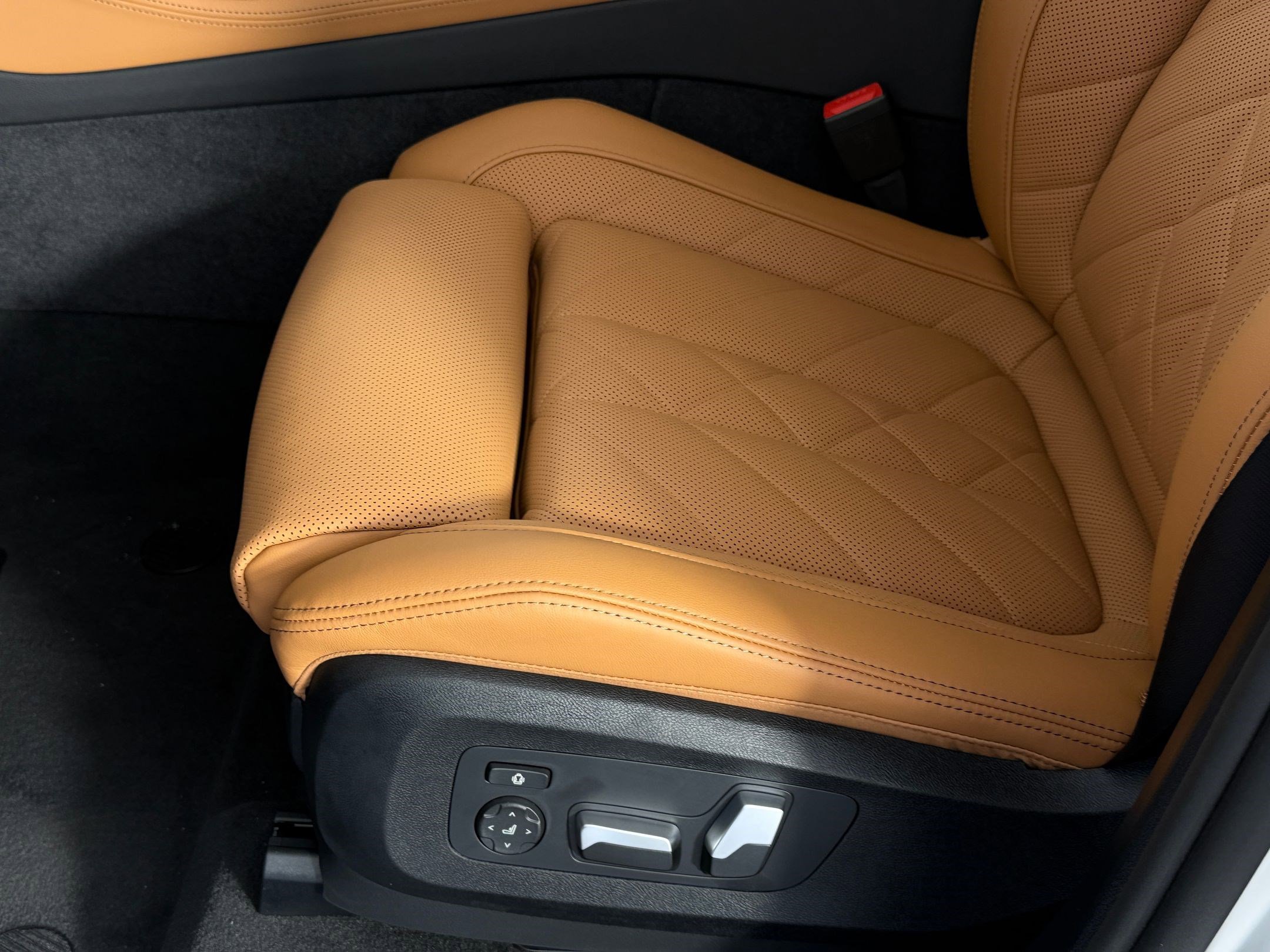 New 2026 BMW X5 sDrive40i w/ Premium Package RWD image 13