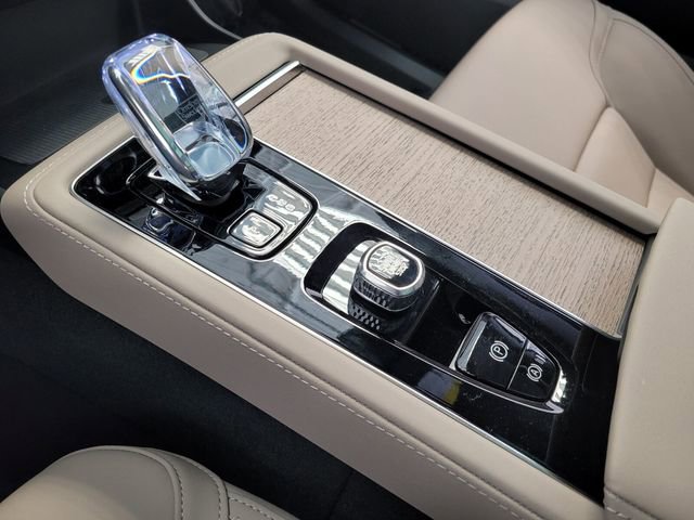 New 2026 Volvo XC90 B6 Core w/ Protection Package AWD/4WD image 20