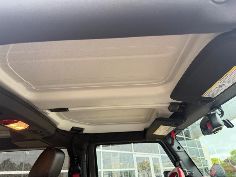 Used 2017 Jeep Wrangler Rubicon image 11