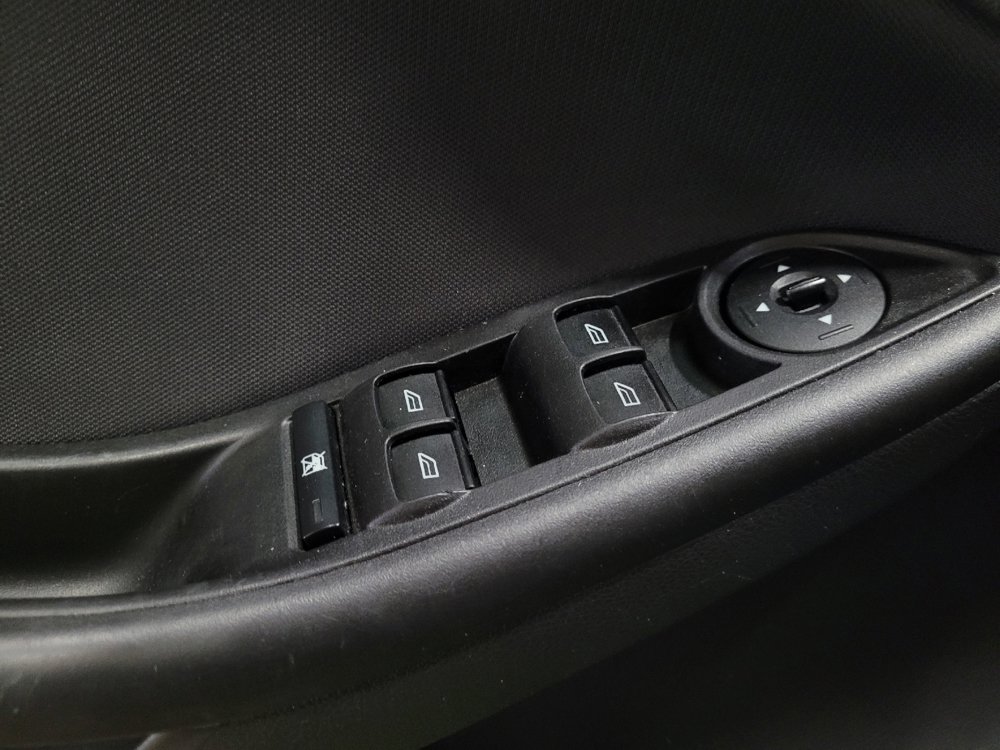 Used 2018 Ford Focus SE FWD image 27