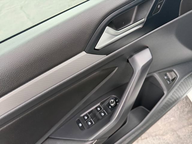 Used 2024 Volkswagen Jetta Sport image 11