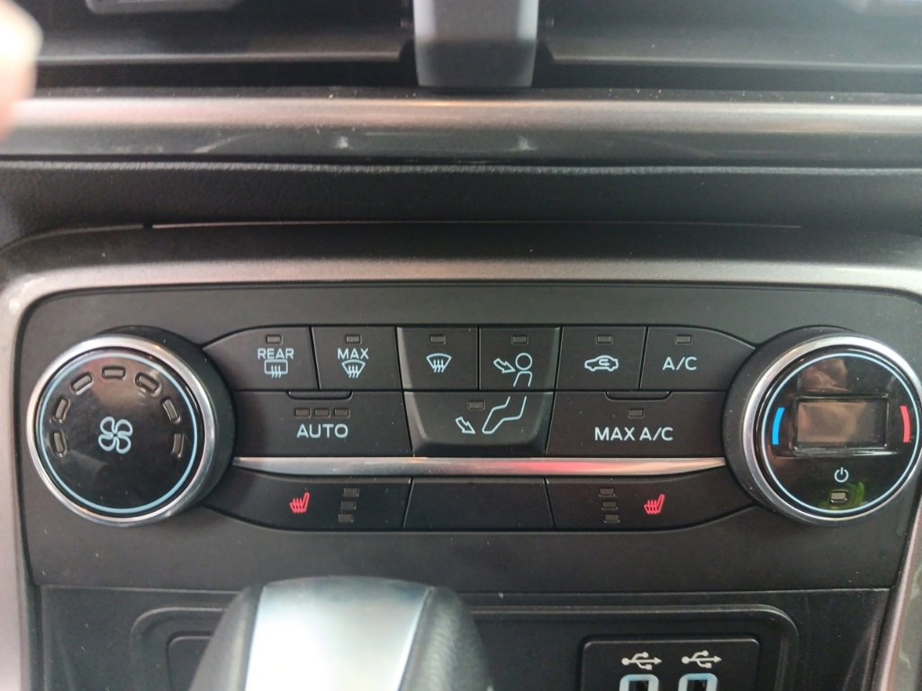Used 2022 Ford EcoSport SE image 15