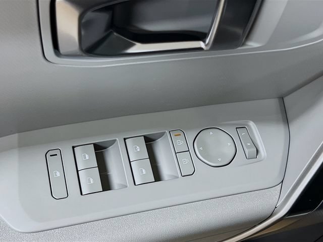 New 2027 Kia Seltos LX FWD image 17