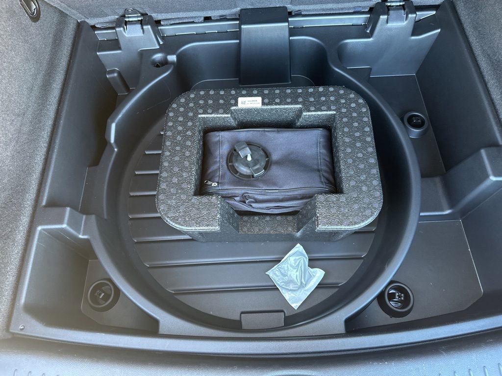 Certified 2024 Cadillac XT4 Luxury w/ Cold Weather Package image 36