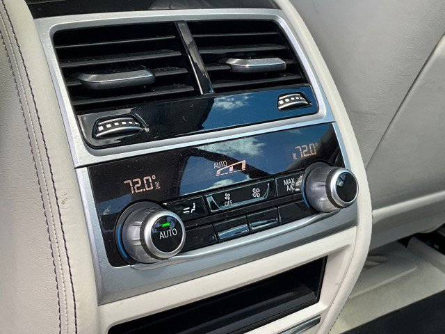 Used 2017 BMW 750i image 35