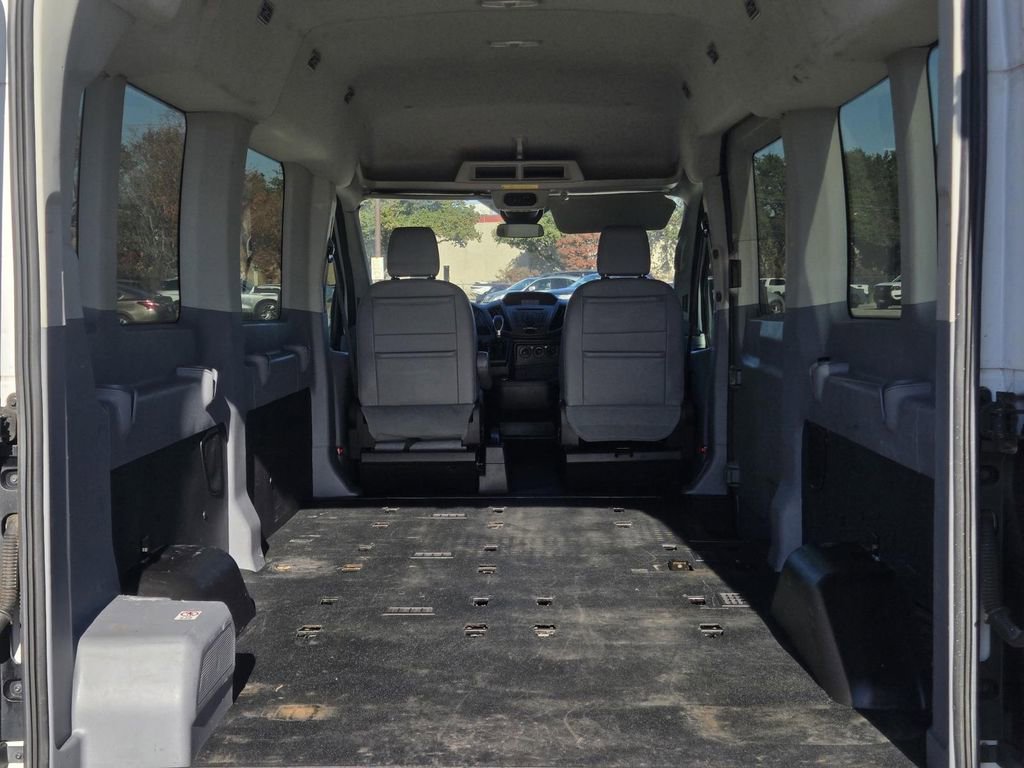 Used 2018 Ford Transit 350 XL image 8