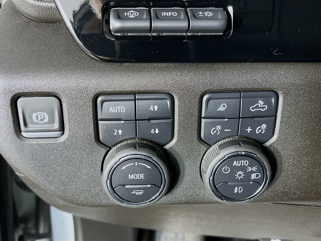 Used 2025 Chevrolet Silverado 3500 High Country w/ High Country Premium Package AWD/4WD image 13