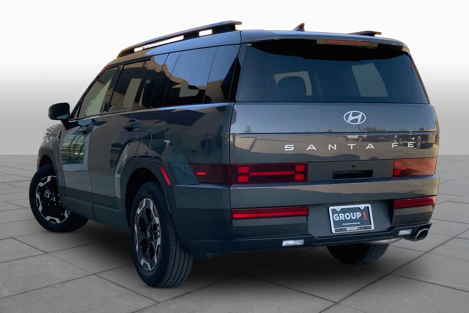 Used 2026 Hyundai Santa Fe SEL FWD image 11