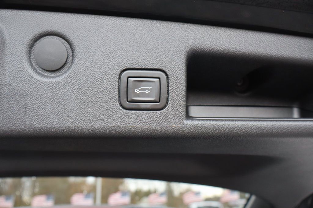 Used 2023 Chevrolet Equinox LT image 24