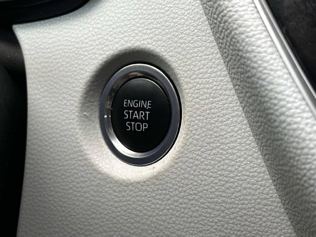 Used 2023 Toyota Corolla SE FWD image 31