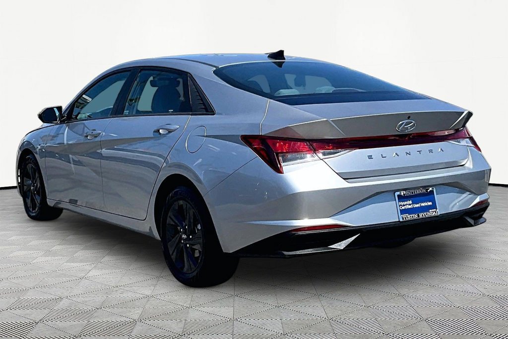 Certified 2022 Hyundai Elantra SEL FWD image 7