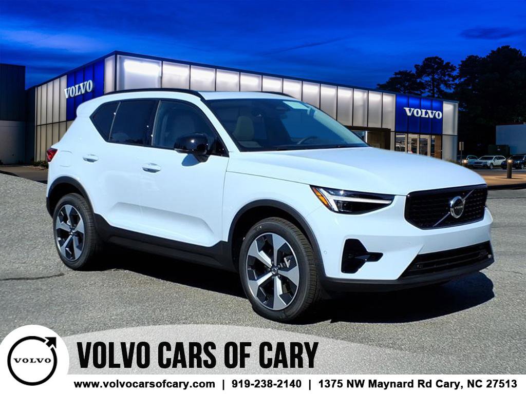 New 2026 Volvo XC40 B5 Plus w/ Protection Package Premier