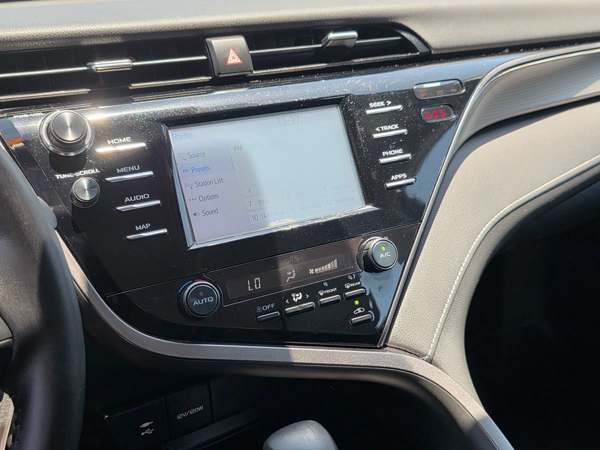 Used 2019 Toyota Camry SE FWD image 30