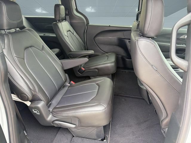 New 2026 Chrysler Pacifica Select w/ S Appearance Package FWD image 28