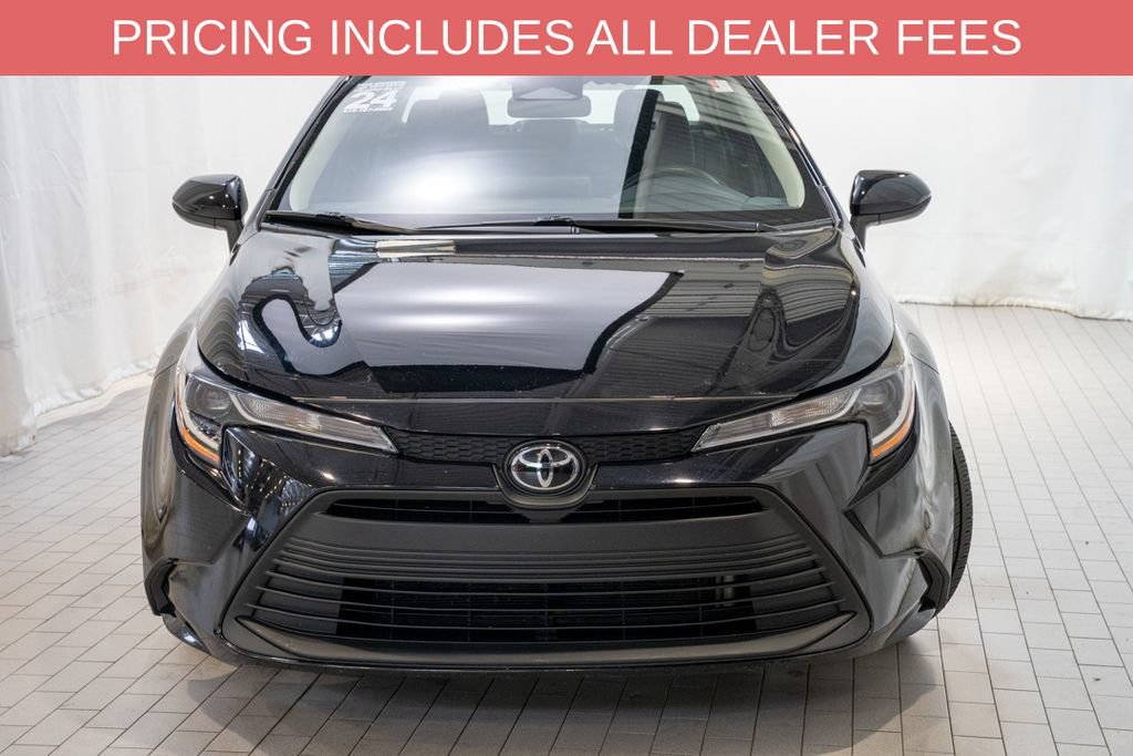 Used 2024 Toyota Corolla LE FWD image 2