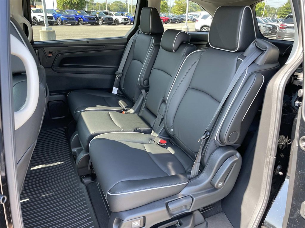 New 2026 Honda Odyssey Touring image 11