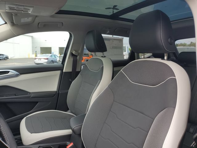 New 2026 Volkswagen Taos SE AWD/4WD image 10