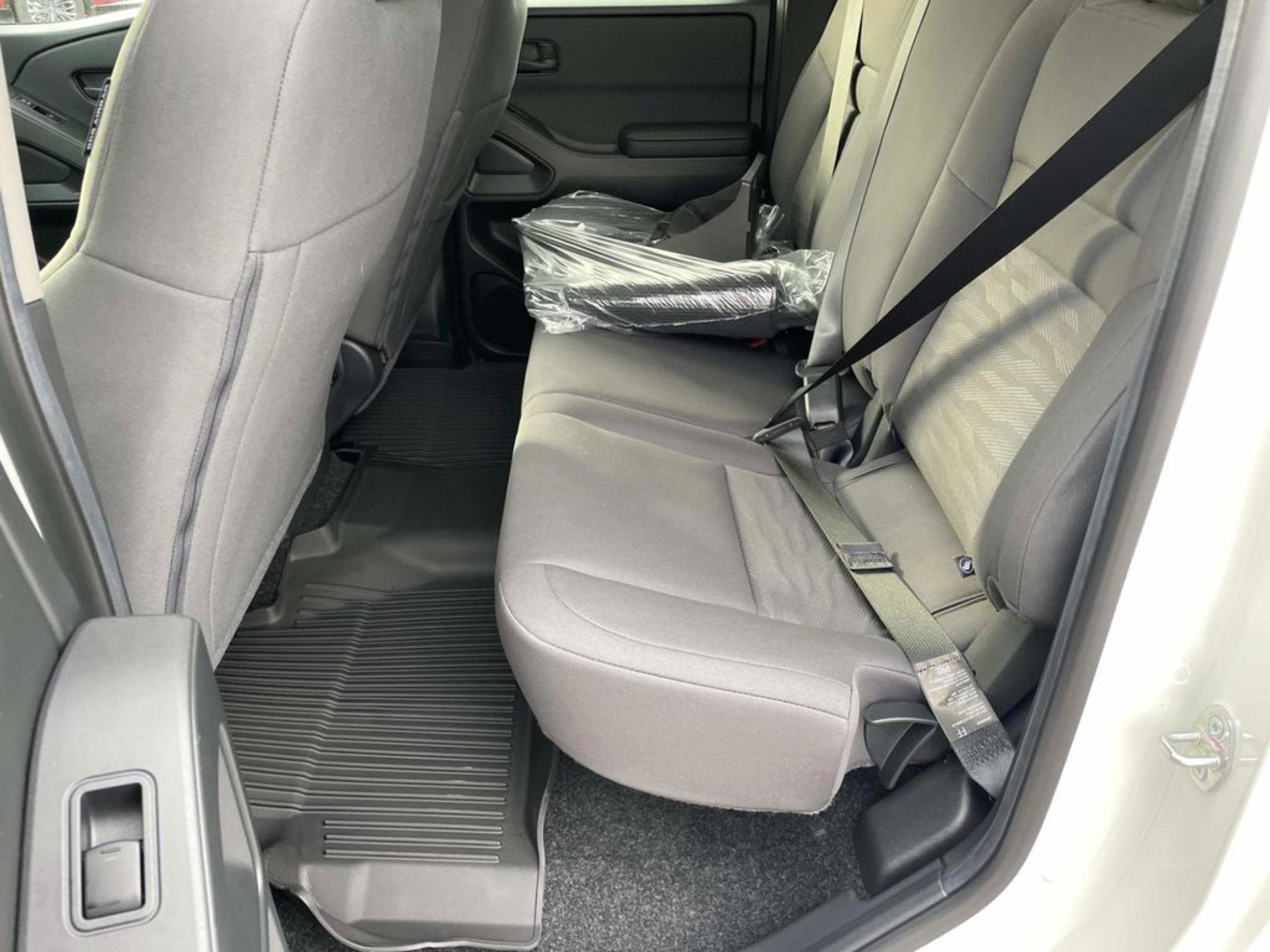 New 2026 Nissan Frontier S image 10