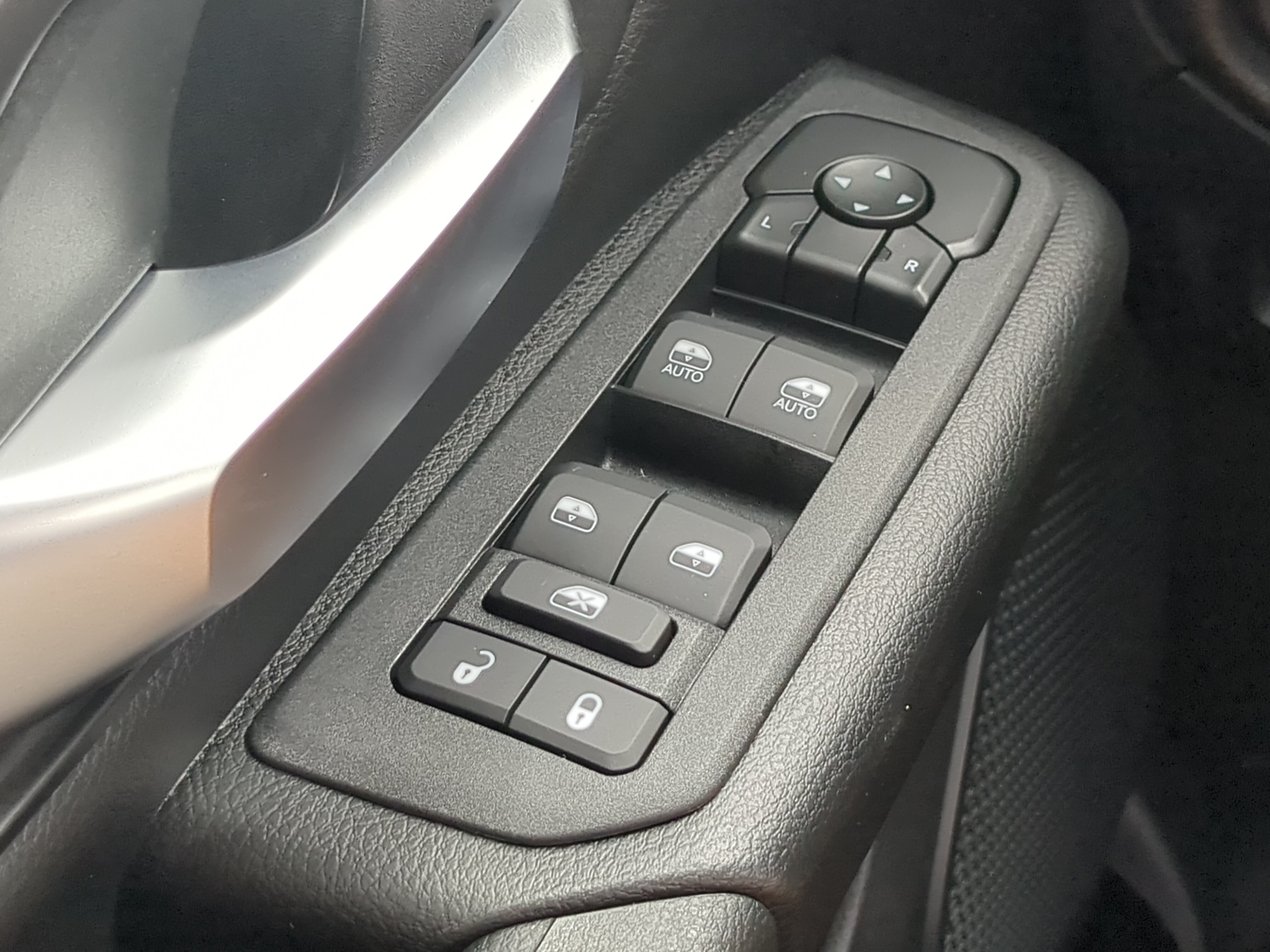New 2026 RAM 1500 Express AWD/4WD image 21