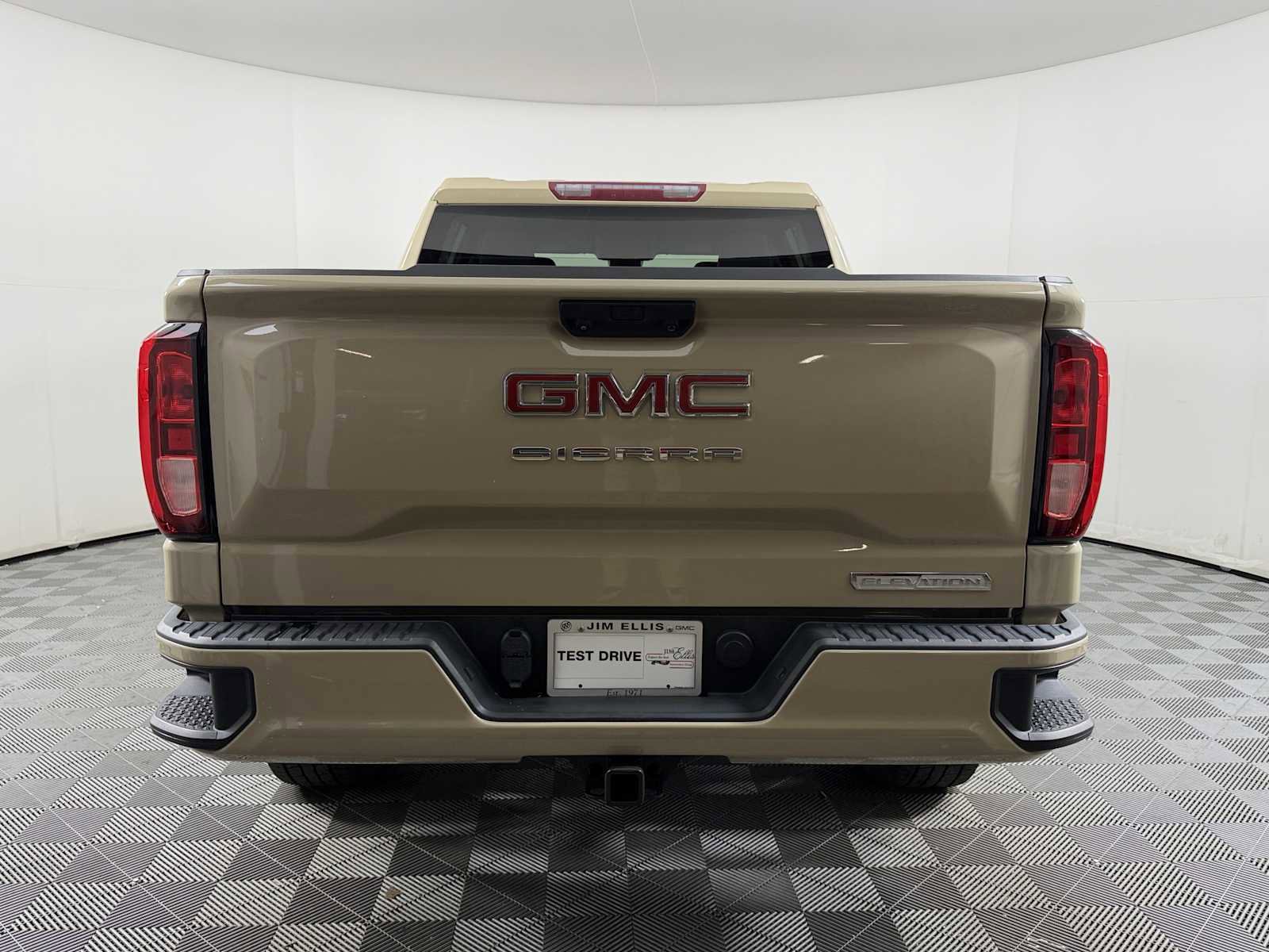 Used 2023 GMC Sierra 1500 Elevation AWD/4WD image 5