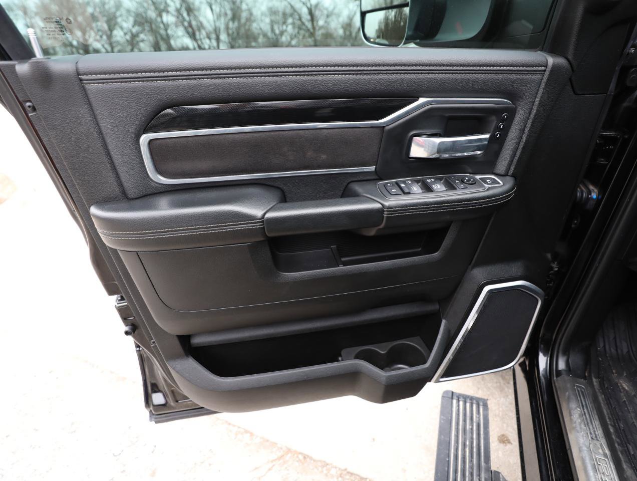 Used 2022 RAM 3500 Laramie AWD/4WD image 23