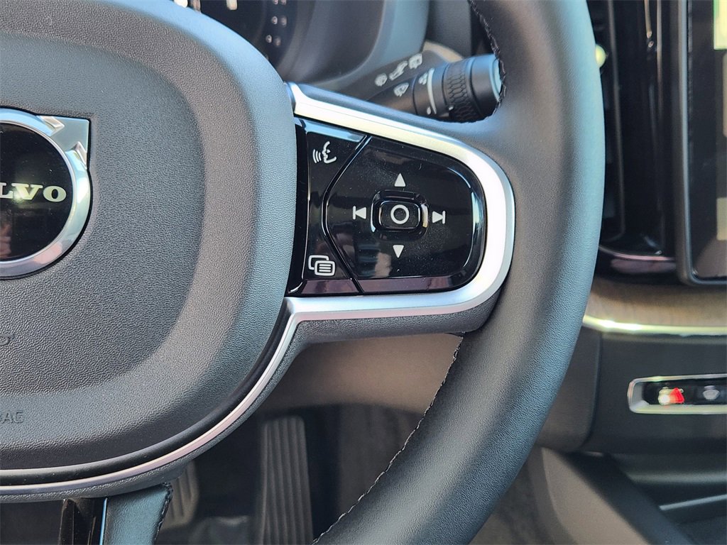 New 2026 Volvo XC60 B5 Plus w/ Protection Package Premier image 9