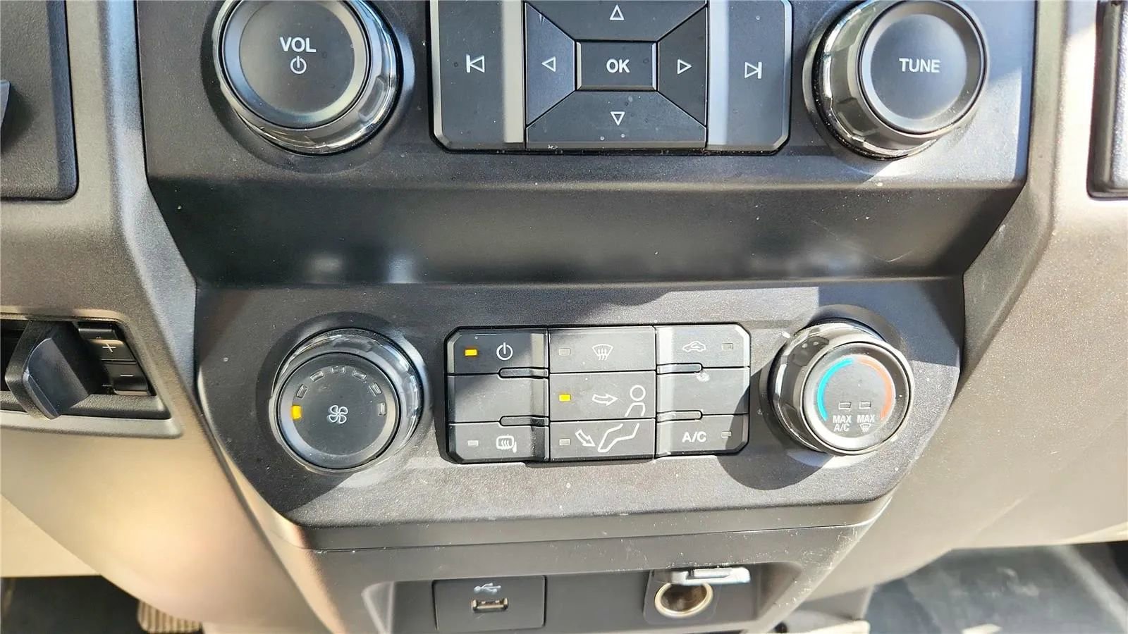 Used 2019 Ford F350 XL w/ Power Equipment Group image 21