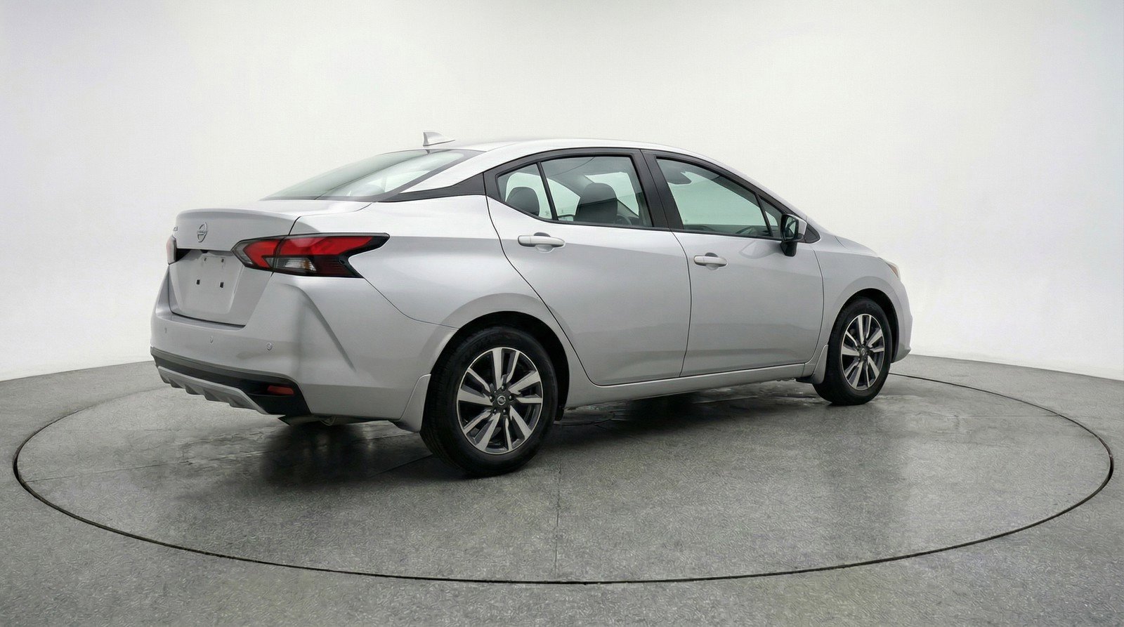 Used 2025 Nissan Versa SV FWD image 9
