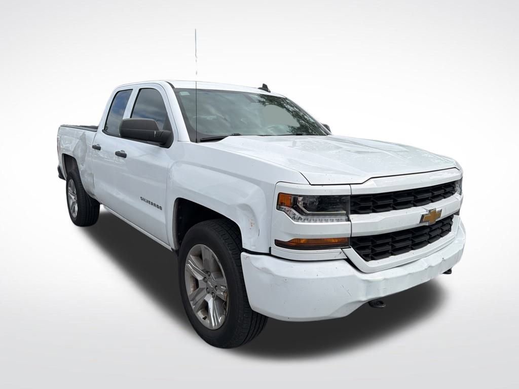 Used 2018 Chevrolet Silverado 1500 Custom w/ Custom Convenience Package image 2