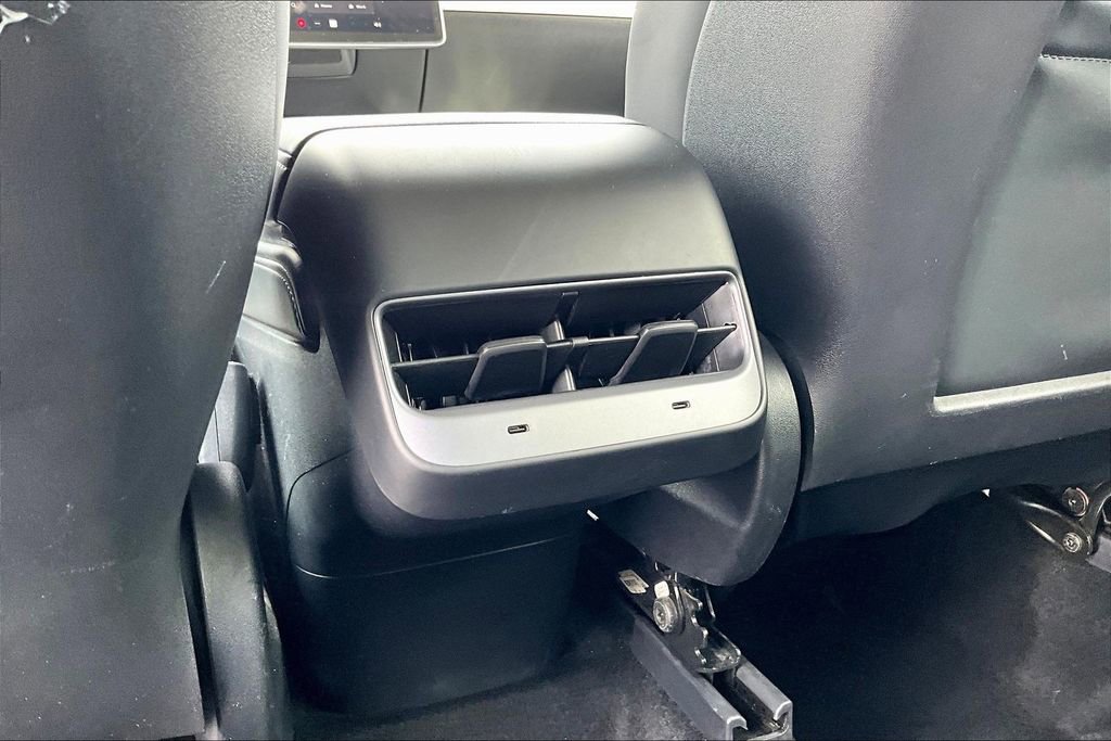 Used 2022 Tesla Model Y Long Range AWD/4WD image 8