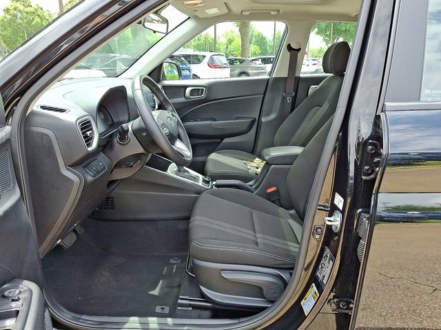 Used 2024 Hyundai Venue SEL image 15
