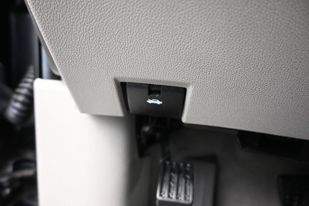 Used 2014 Buick Enclave Leather FWD image 26