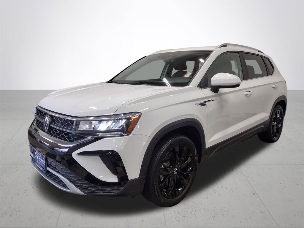 Certified 2023 Volkswagen Taos SE w/ Panoramic Sunroof Package image 2