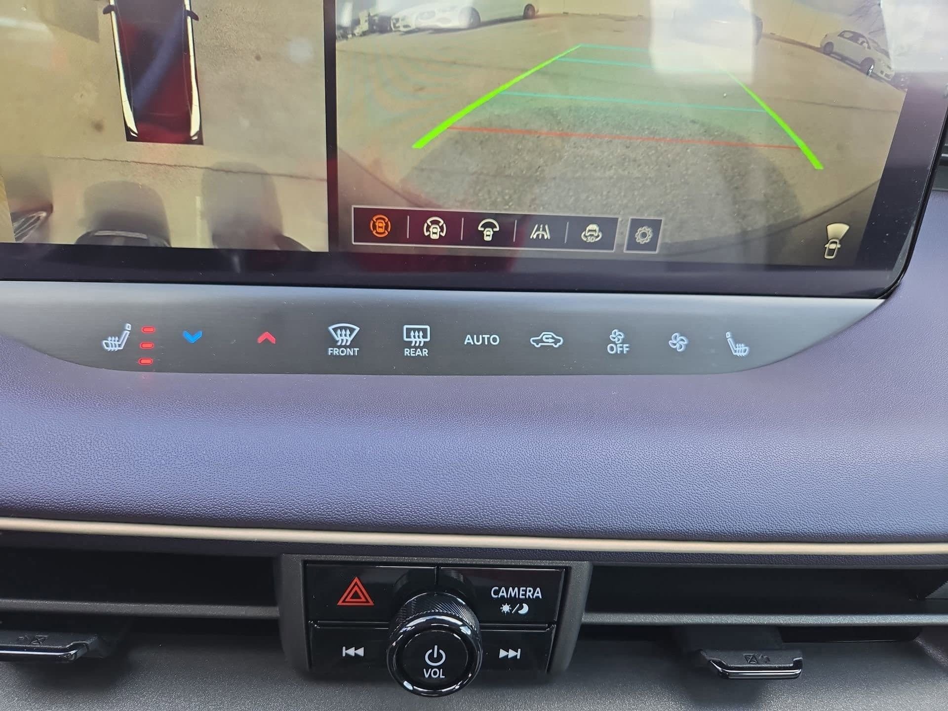 New 2026 Nissan Leaf Platinum+ image 29