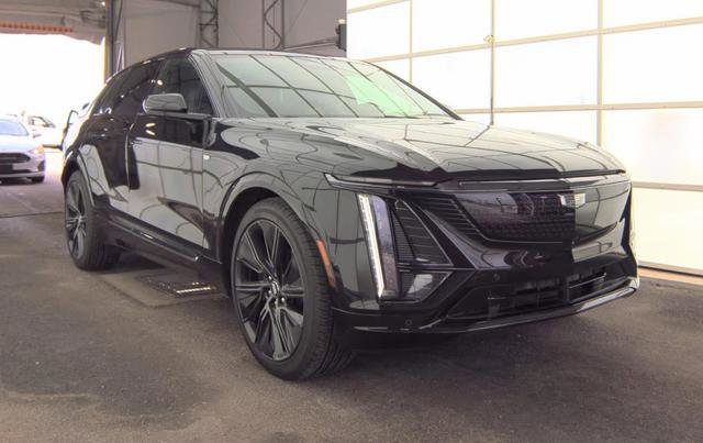 Used 2024 Cadillac Lyriq Sport AWD/4WD image 2